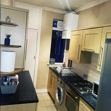 Luxury 1-Bed Apartment With Stunning City Views Perfect For Short Stays In Londres Exterior foto