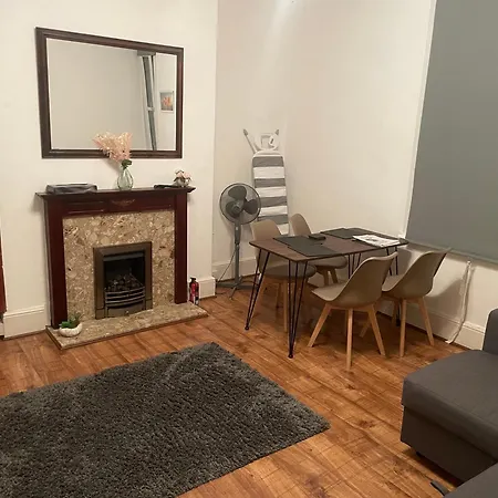 Luxury 1-Bed Apartment With Stunning City Views Perfect For Short Stays In Londres Exterior foto