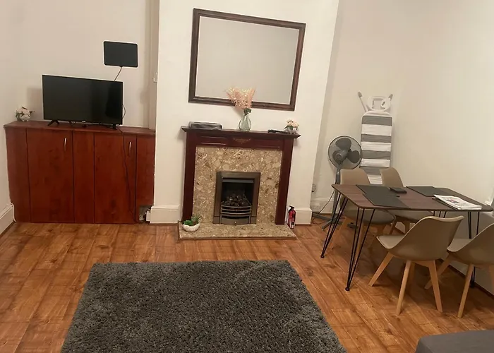 Luxury 1-Bed Apartment With Stunning City Views Perfect For Short Stays In London